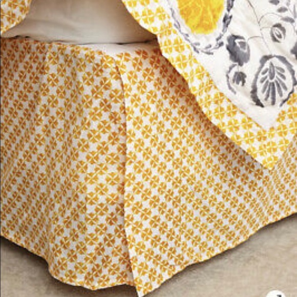 Anthropologie Bedding Iso Anthropologie Zocalo Bedskirt Queen